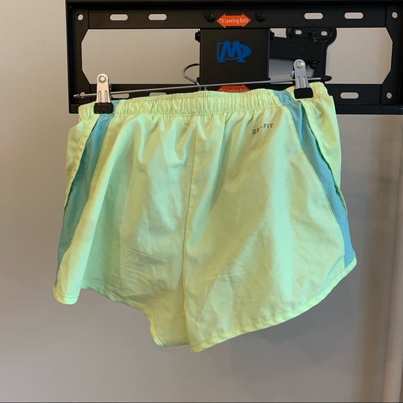 Nike running shorts - Picture 3 of 3